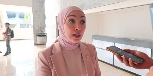 Legislator Erna Sari Dorong Evaluasi Penerapan Potongan 8 Persen Berpihak pada Mitra Ojol