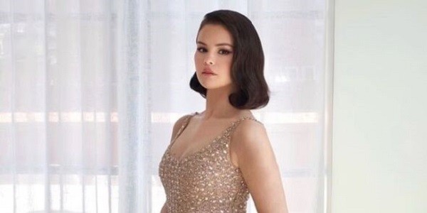 Selena Gomez Tampil Memukau di Pernikahan Taylor Swift, Kemewahan Acara Curi Perhatian