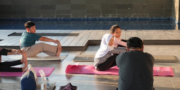 Java Paragon Surabaya Gelar Morning Yoga, Dorong Gaya Hidup Sehat Lewat Simply Wellness