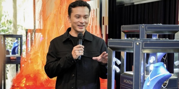 MONDIAL bersama Nicholas Saputra Perkaya Koleksi Terbaru, Filosofi Api Precious Fire & Stone