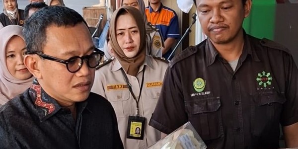 Karding Tinjau Layanan Karantina di Bandara Juanda, Pastikan Pengawasan Tak Hambat Arus Komoditas