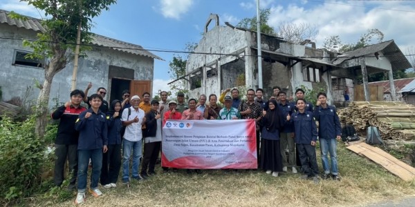 Prodi Sarjana Terapan Teknik Elektro Industri PENS Implementasikan Sistem Pengisian Baterai Berbasis Panel Surya di Sajen, Pacet