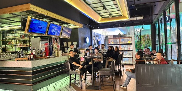 ARTOTEL Grand Prima Surabaya Gelar Cellar Experience, Hadirkan Wine Tasting dan Live DJ