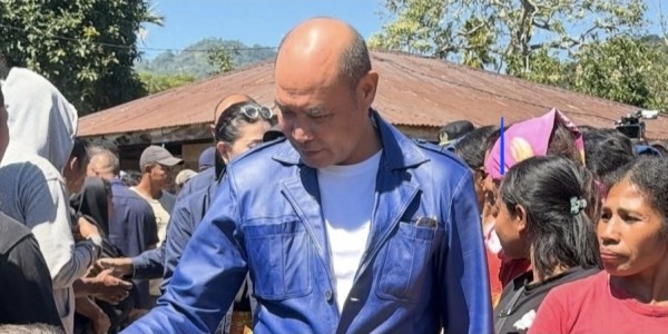 1.240 Warga Bangka Arus Masih Bertahan di Tenda Pascagempa Flores, Viktor Laiskodat Salurkan Bantuan