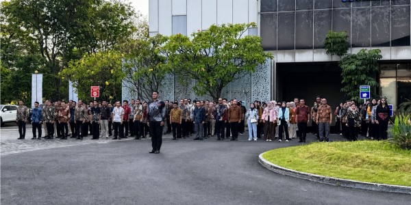 Semangat Kebersamaan Warnai Upacara HUT ke-81 RI di Midtown Residence Surabaya